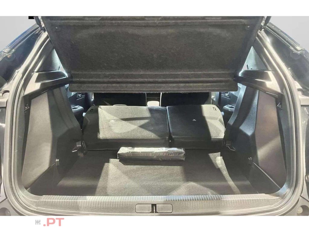 Peugeot E-2008 Active