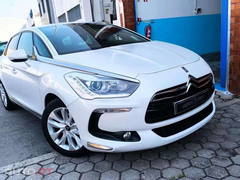 Citroen DS5 1.6 e-HDi Air. So Chic CMP6 112g