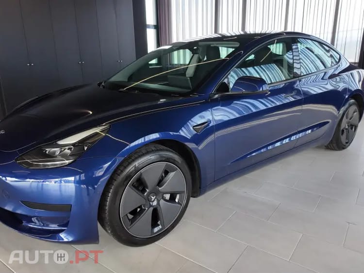 Tesla Model 3 Standard Range Plus RWD