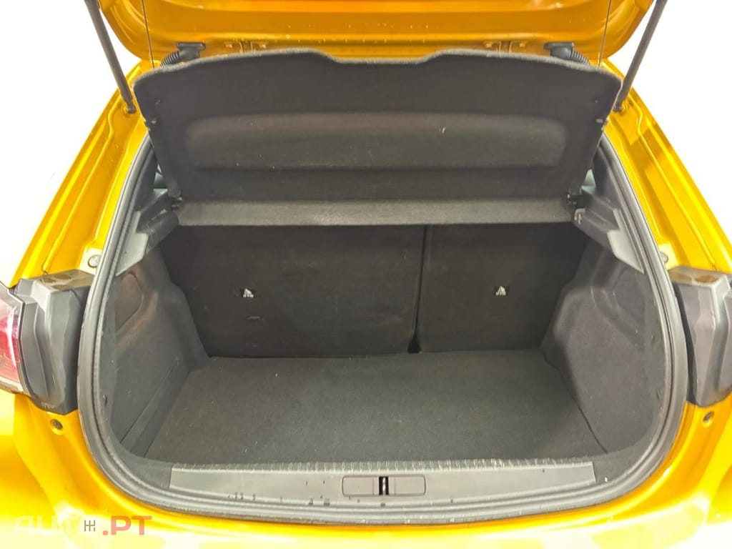 Peugeot E-208 50 kWh Style