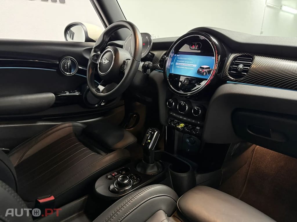 MINI Cooper Cooper SE Resolute Edition