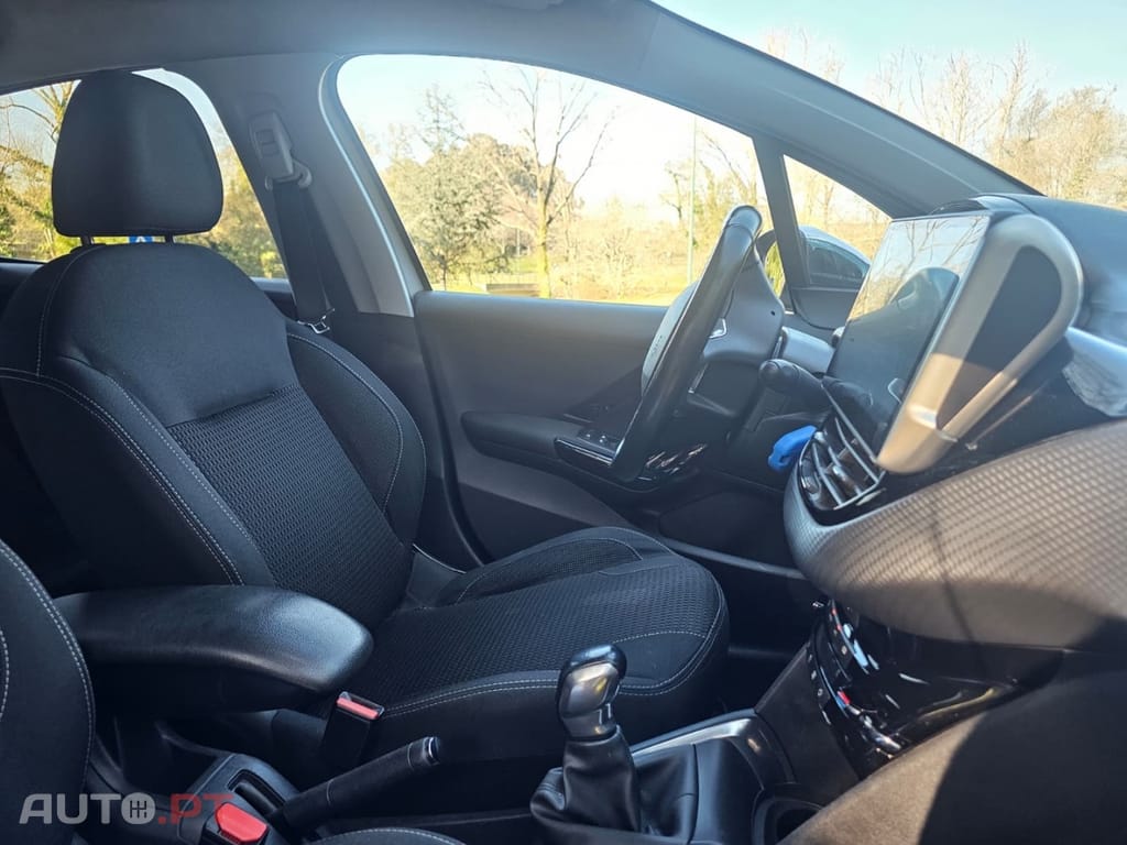 Peugeot 208 Blue-HDi 100 Stop&Start Allure