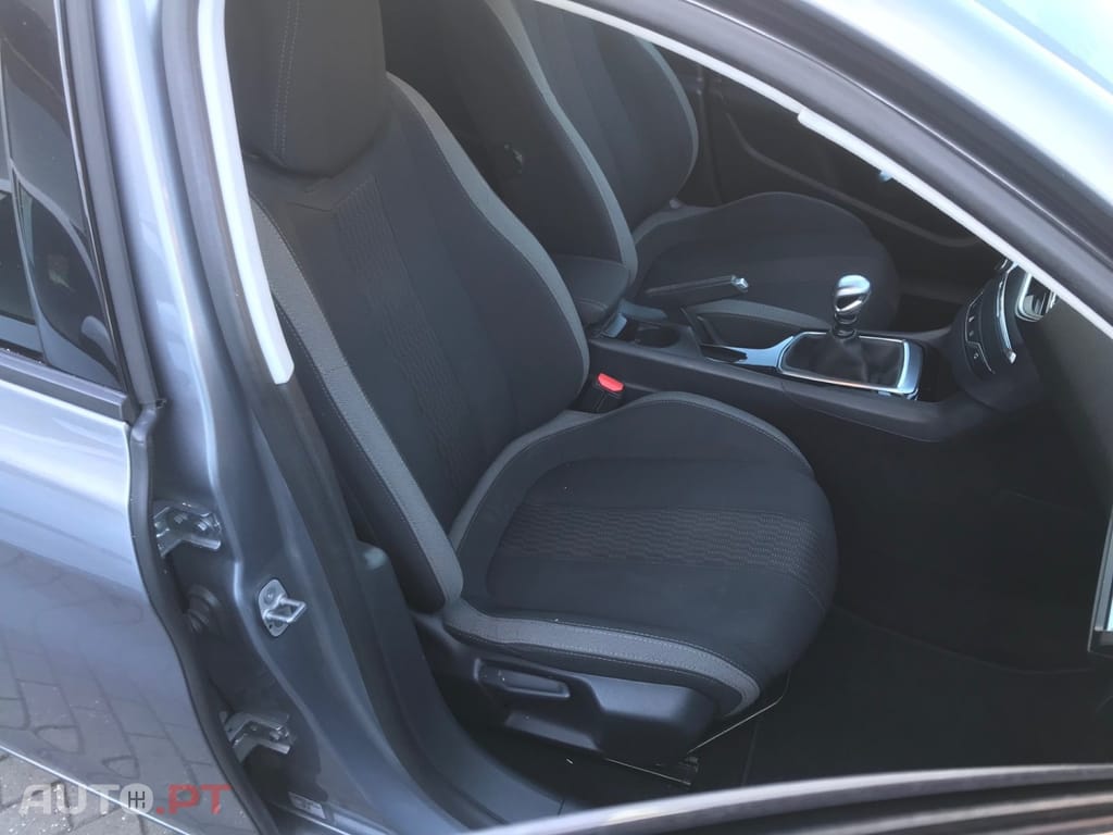Peugeot 308 PureTech 130 Stop & Start Style