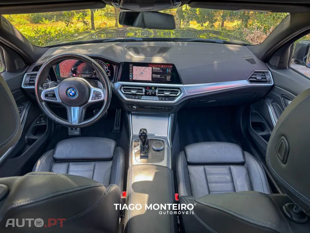 BMW 330 e Pack Desportivo M Auto