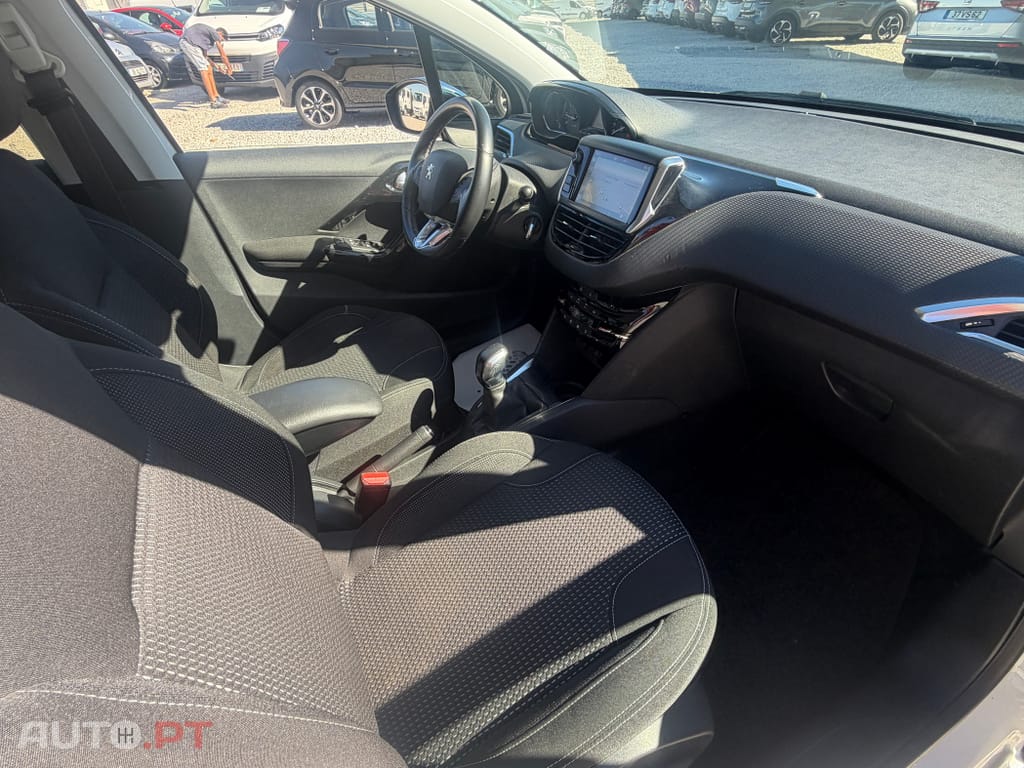 Peugeot 208 1.2 PureTech Allure