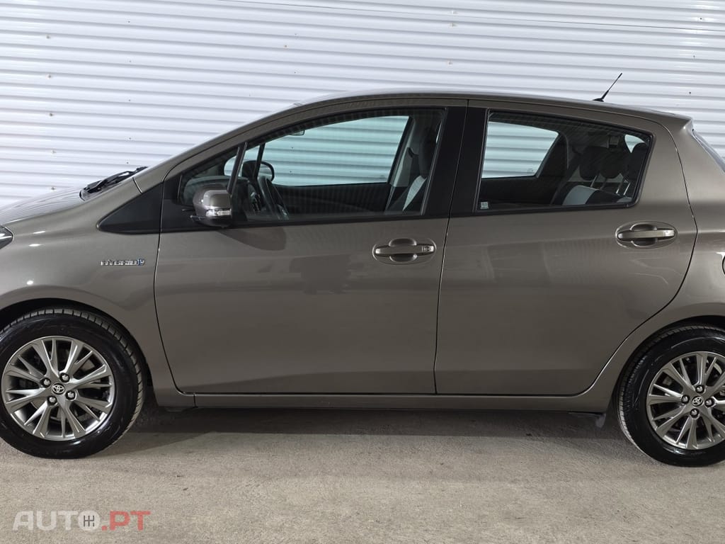 Toyota Yaris 1.5 HSD Comfort +P.Style+P.Techno