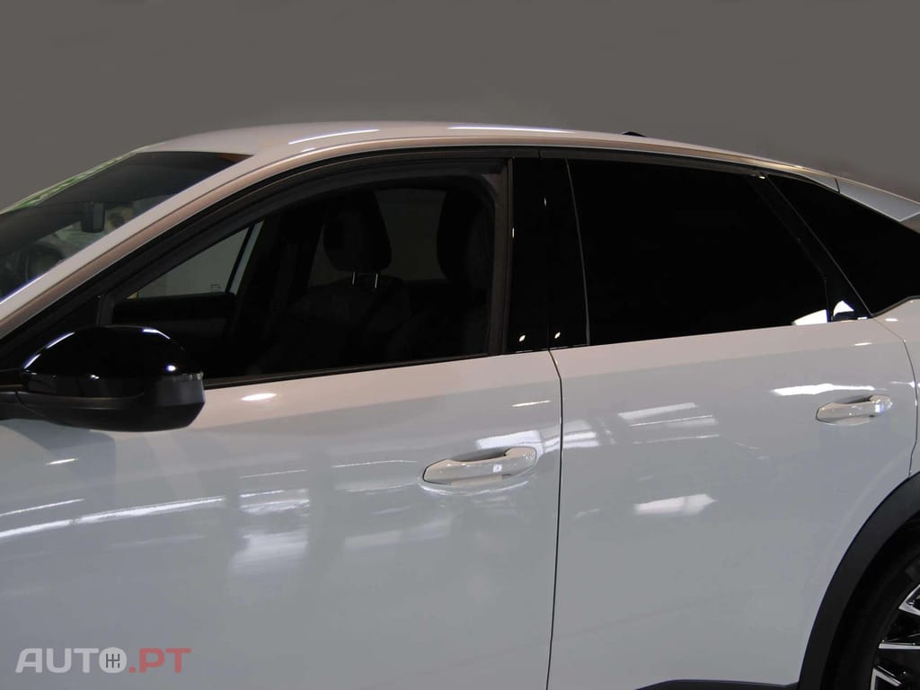 Peugeot 3008 1.2 Hybrid Allure e-DCS6