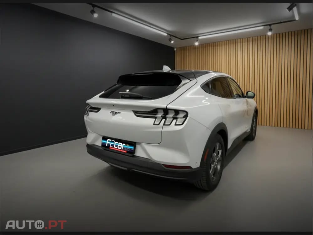 Ford Mustang Mach-E Standard AWD