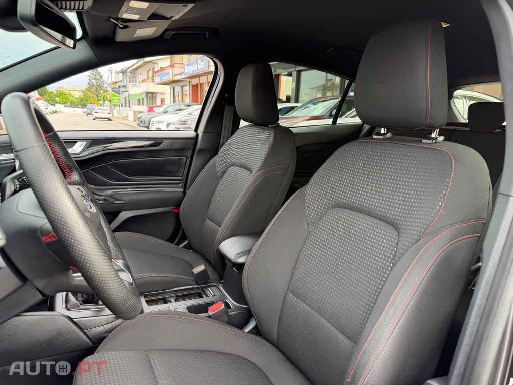 Ford Focus 1.0 EcoBoost MHEV ST-Line