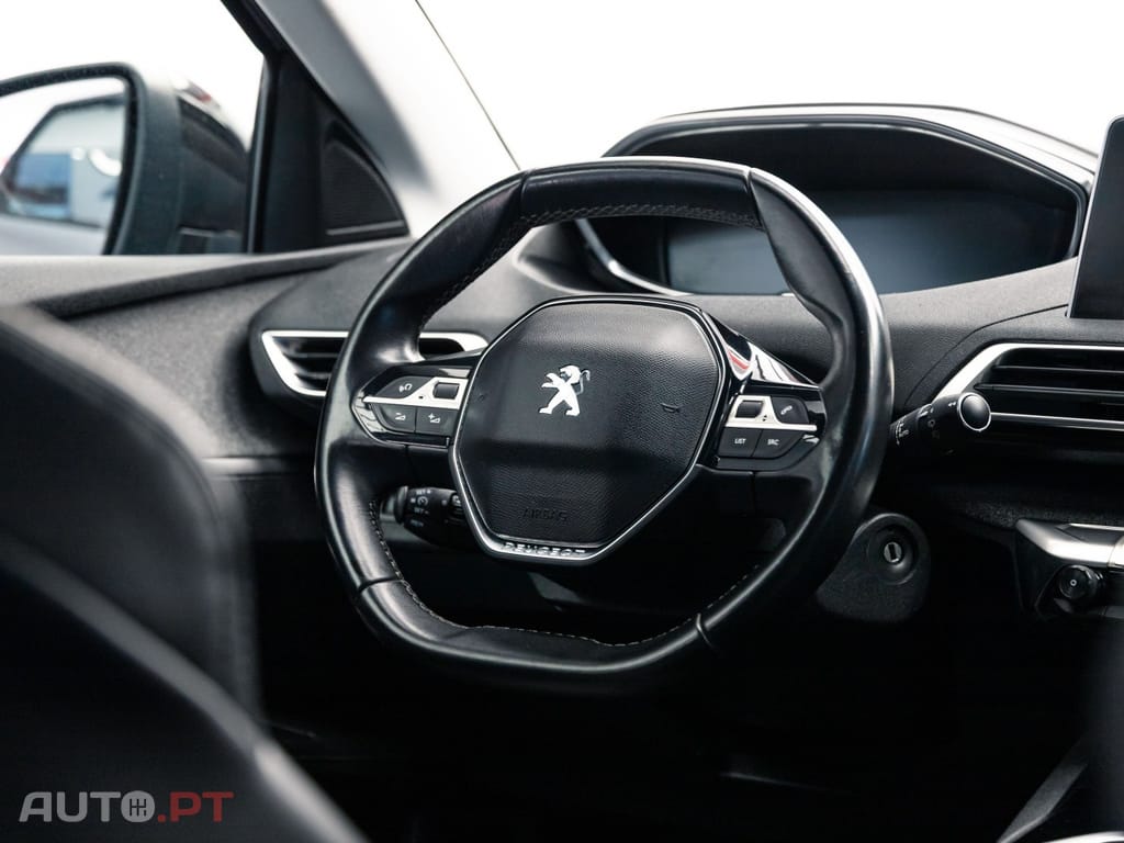 Peugeot 5008 1.6 BlueHDi Allure J18