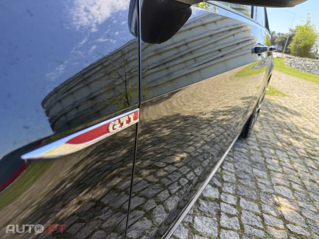 Volkswagen Golf 2.0 TSI GTI DSG