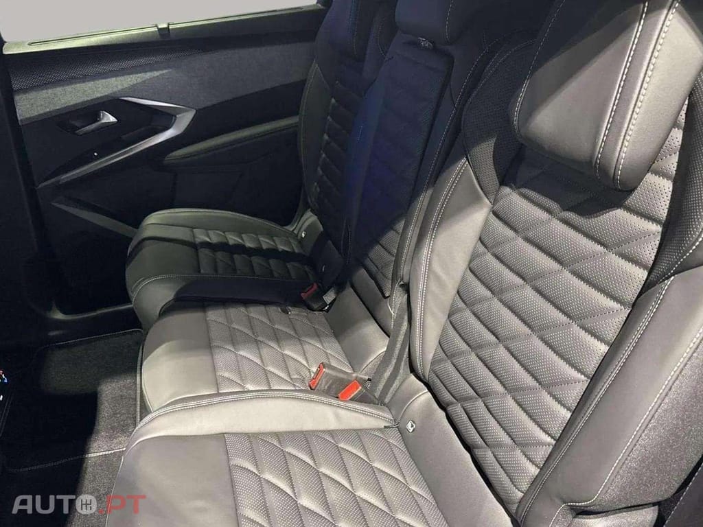 Peugeot E-5008 Business GT