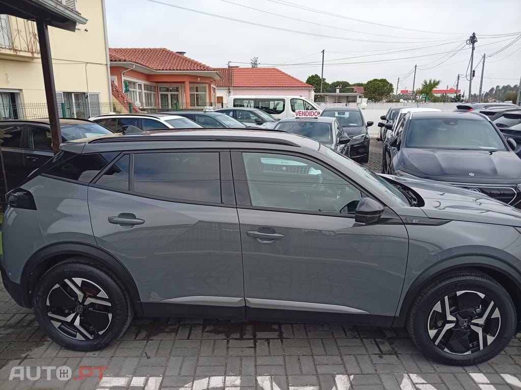 Peugeot e-2008 54 kWh Allure — fotografia 9