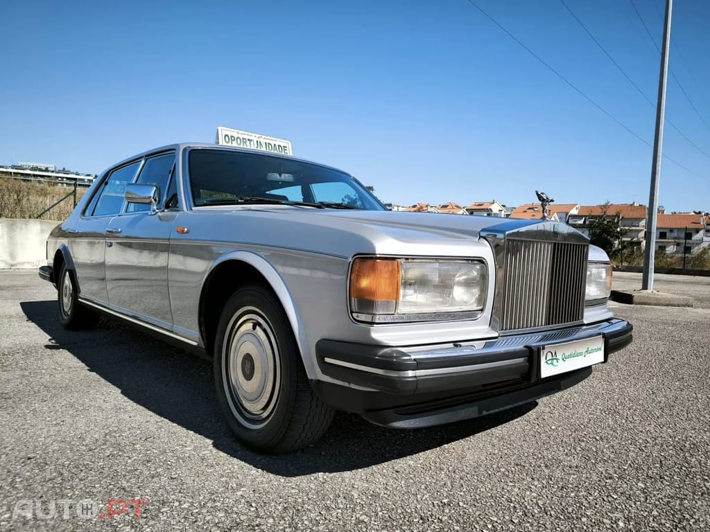 Rolls Royce Silver Spur 2 AXLE RIGID BODY 4 DOOR SALOON