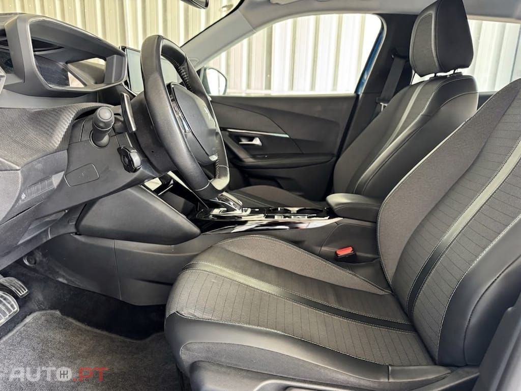 Peugeot 2008 1.5 BlueHDi Allure Pack EAT8