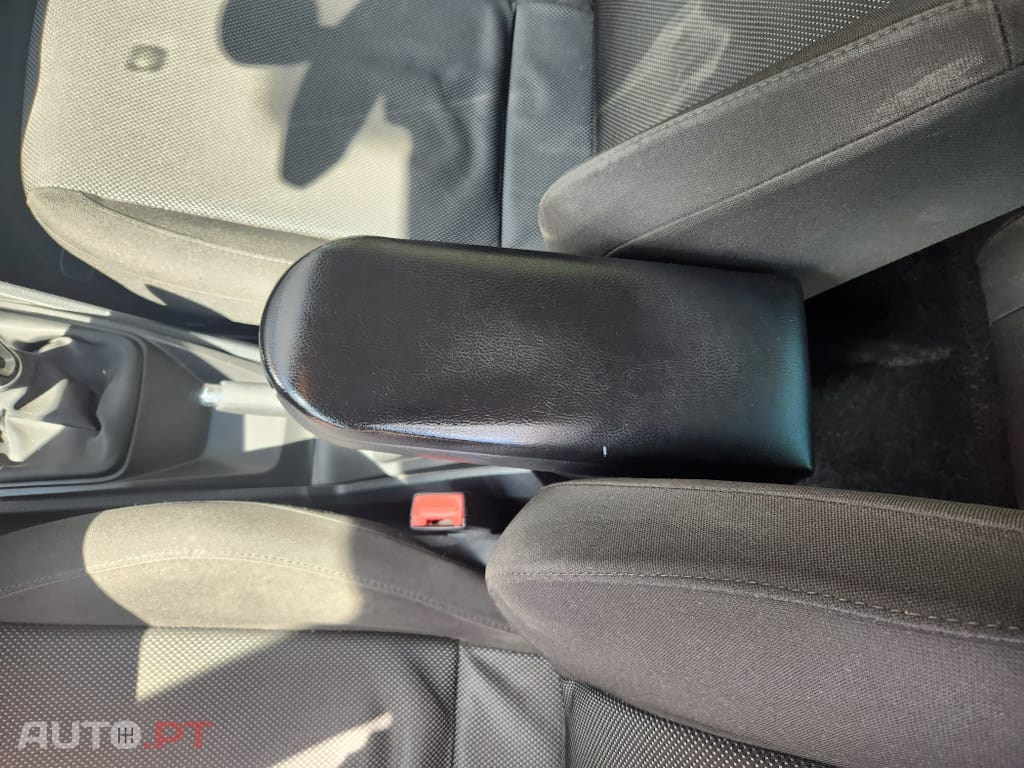 Seat Ibiza SC 1.6 TDi DPF