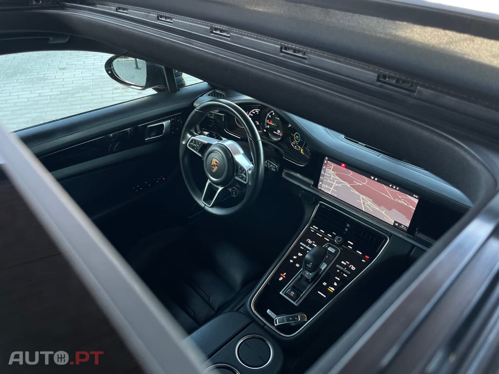 Porsche Panamera 4 E-Hybrid