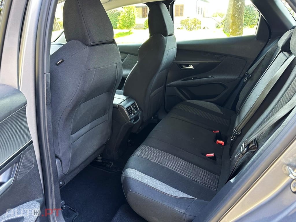 Peugeot 3008 1.5 BlueHDi Active