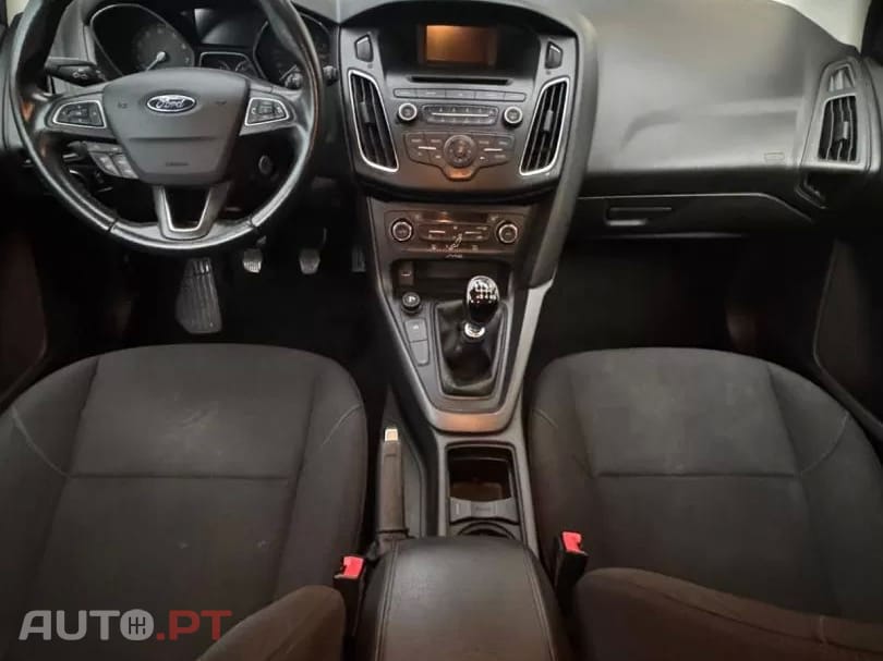 Ford Focus SW 1.0 EcoBoost TITANIUM — fotografia 15
