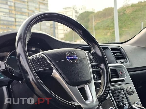Volvo V60 D6 Plug-In-Hybrid AWD Geartronic Pure Limited