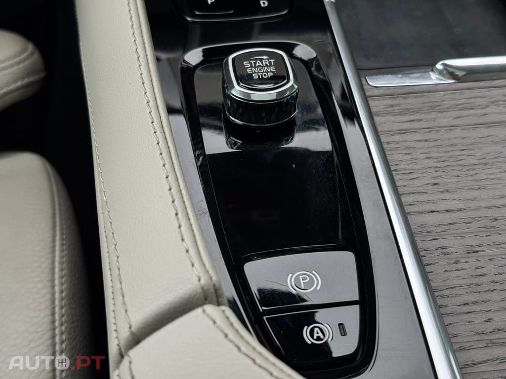 Volvo XC90 2.0 T8 PHEV Plus Bright AWD