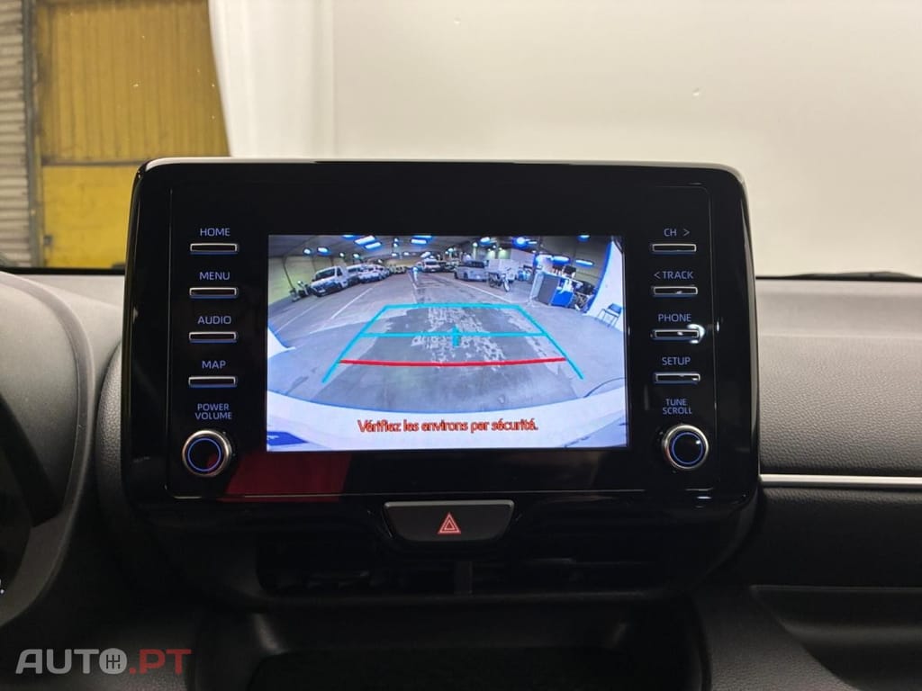 Toyota Yaris 1.5 Hybrid Dynamic Business + Zero Academy