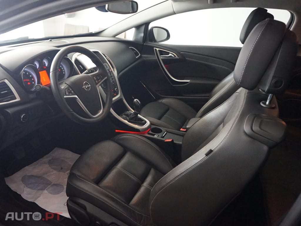 Opel Astra GTC 1.4 Turbo