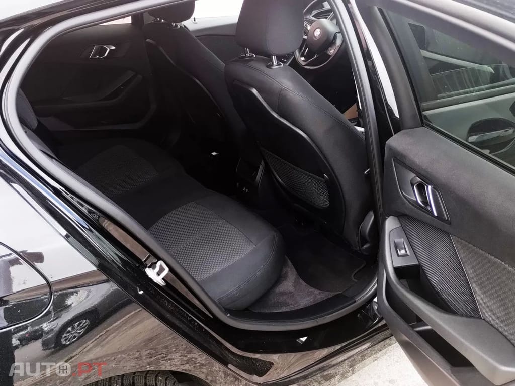 BMW 116 d Advantage — fotografia 16