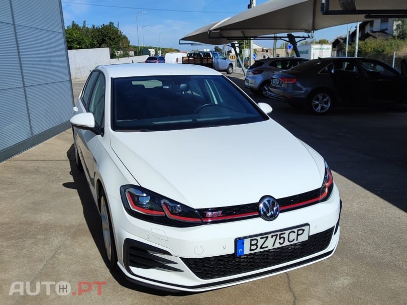 Volkswagen Golf 2.0 TSI GTI DSG