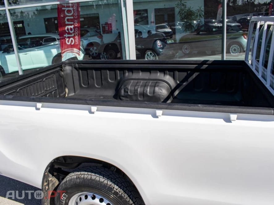 Toyota Hilux 2.4 D-4D 4X2
