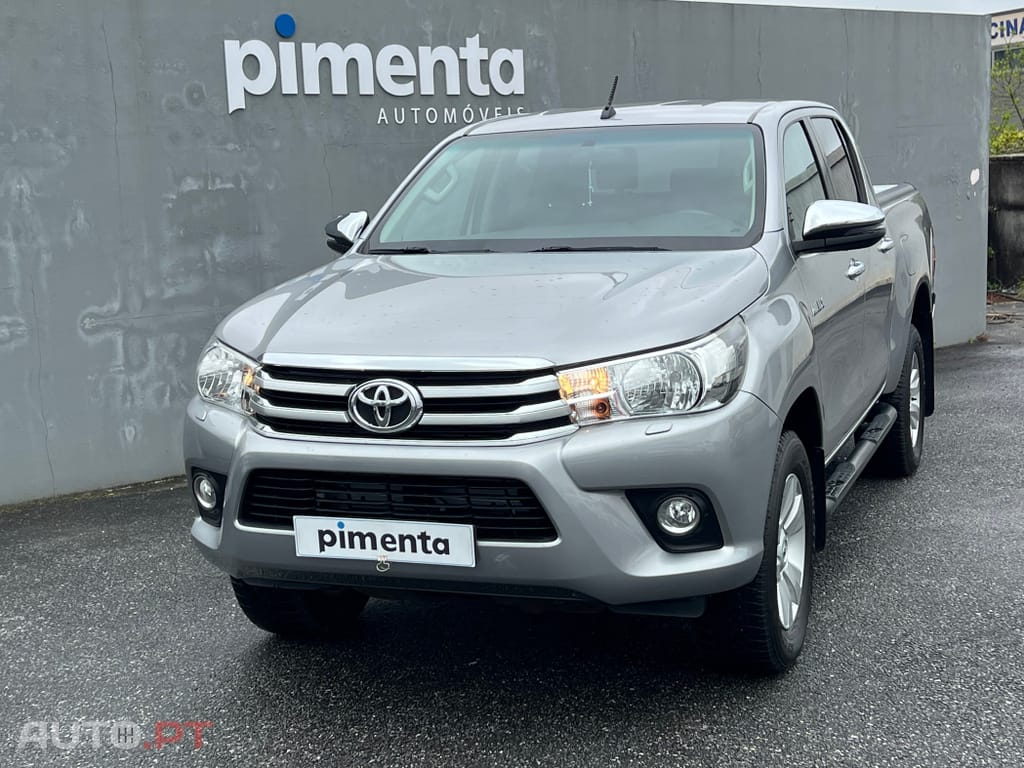 Toyota Hilux 2.4 D-4D 2WD CD Tracker