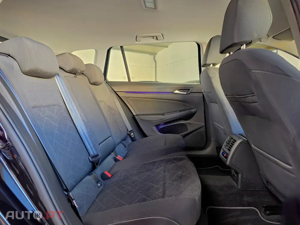 Volkswagen Golf Variant 1.0 eTSI OPF DSG Life — fotografia 37