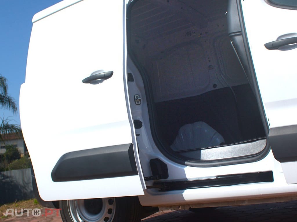 Peugeot Partner 1.5 BlueHDi Asphalt Standard