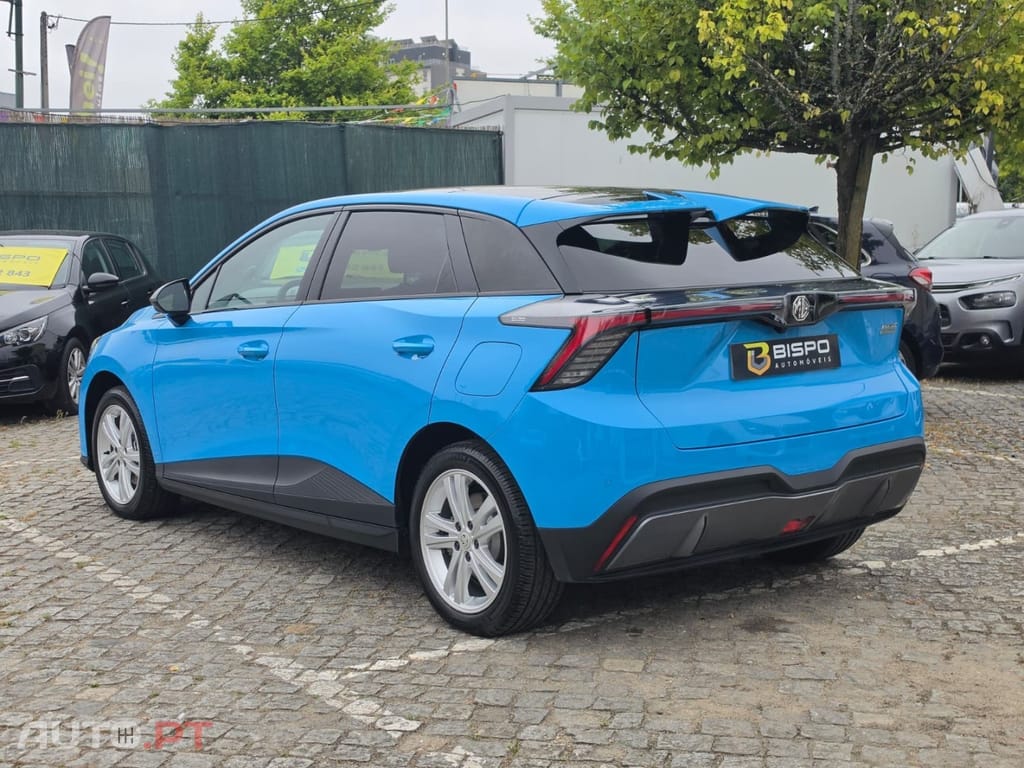 MG MG4 64 kWh Luxury