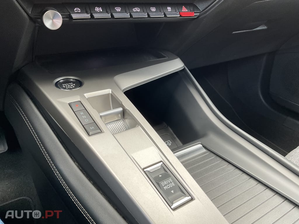 Peugeot 408 1.2 PureTech Allure EAT8