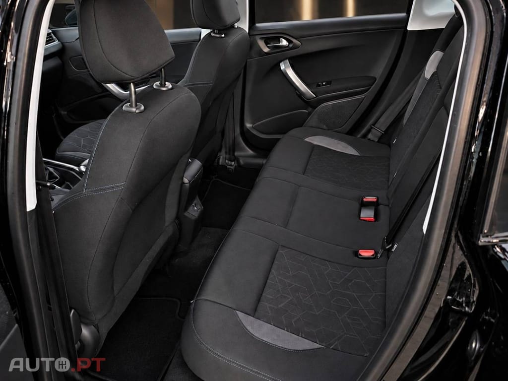Peugeot 2008 1.2 VTi