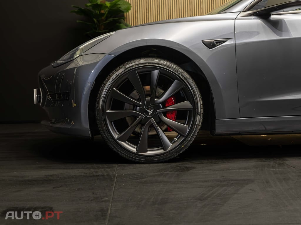 Tesla Model 3 Long-Range Dual Motor AWD