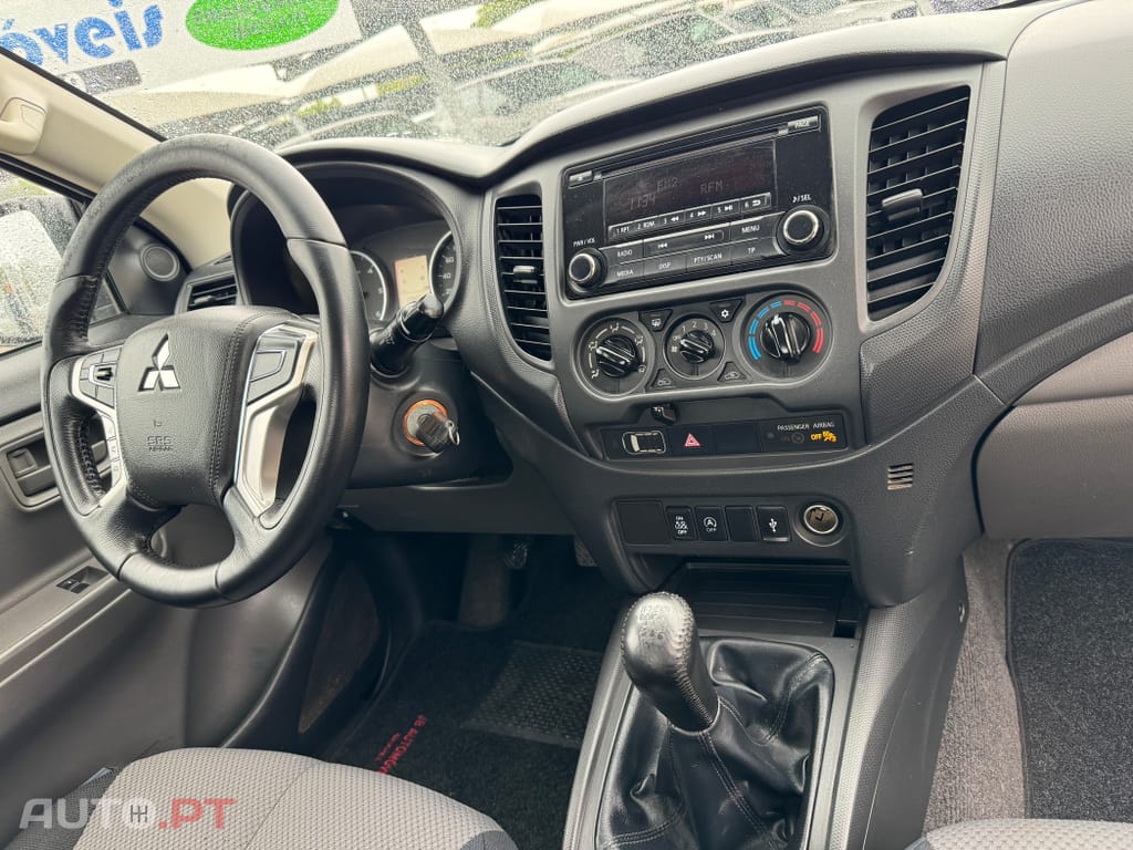 Mitsubishi L200 2.4 DI-D Club Invite 4WD