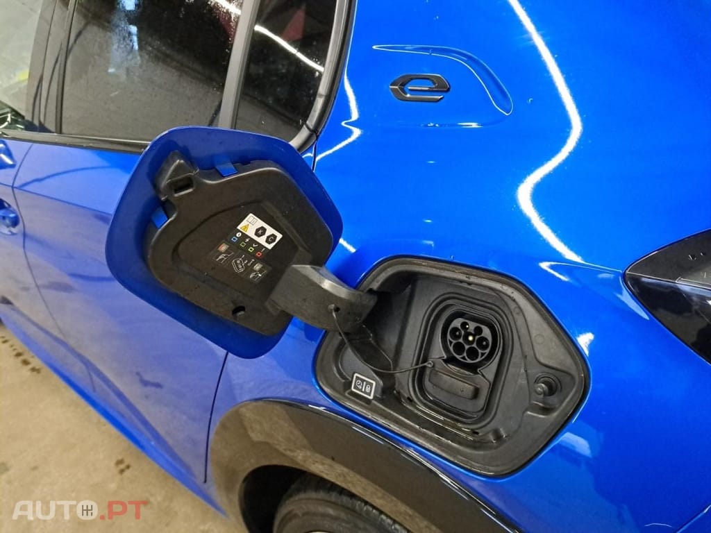 Peugeot E-208 50 kWh GT