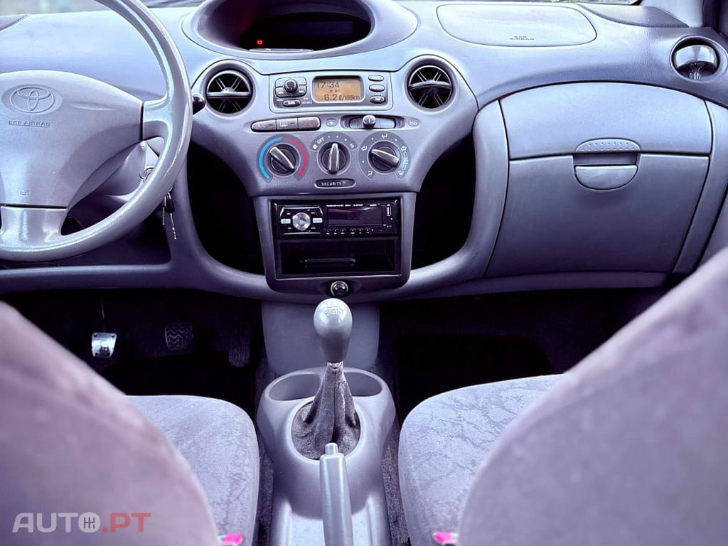 Toyota Yaris 1.0 Base C/Radio