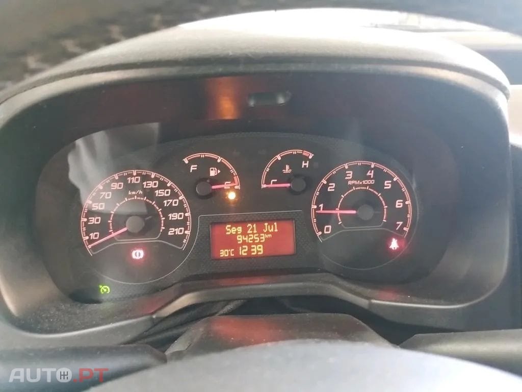 Fiat Fiorino 1.3 M-jet Adventure com 1GD