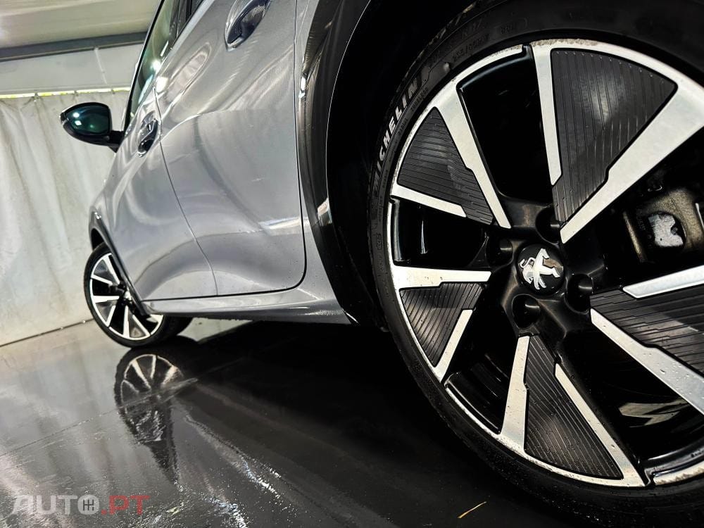 Peugeot E-208 50 kWh GT Pack