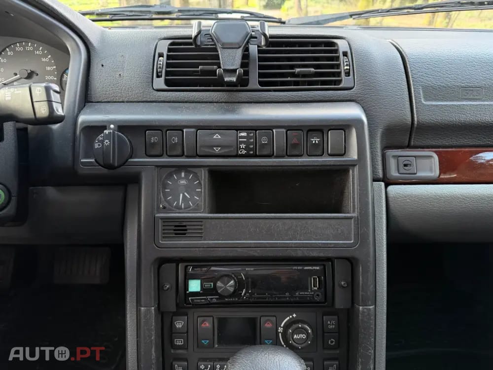 Land Rover Range Rover Outro