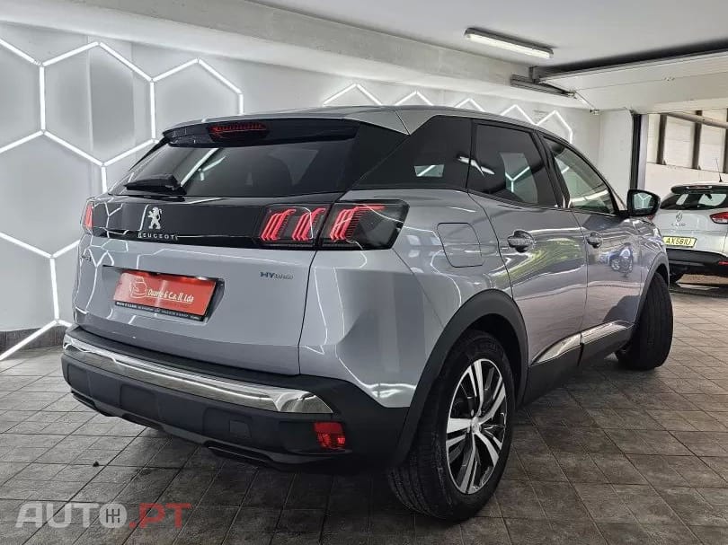 Peugeot 3008 1.6 Hybrid Allure e-EAT8
