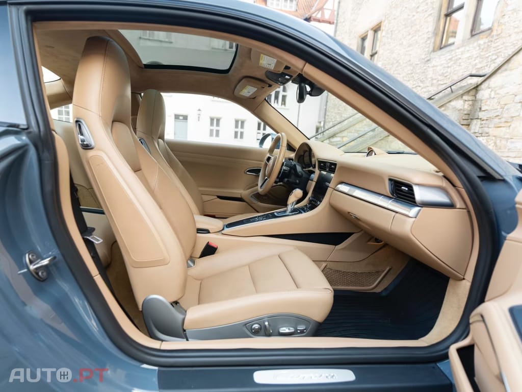 Porsche 911 Carrera Sport Chrono