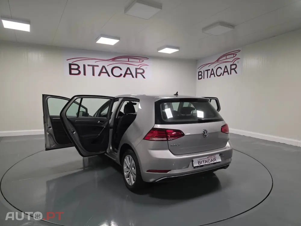 Volkswagen Golf 1.6 TDI CONFORTLINE