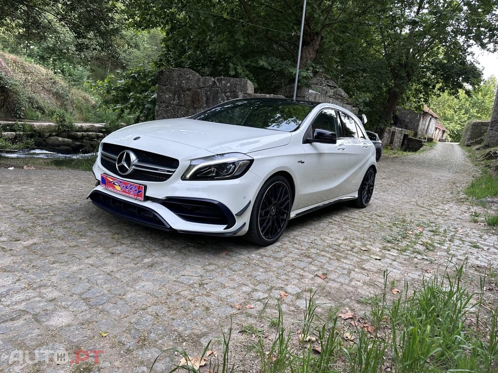 Mercedes-Benz A 45 AMG 4Matic Speedshift 7G-DCT