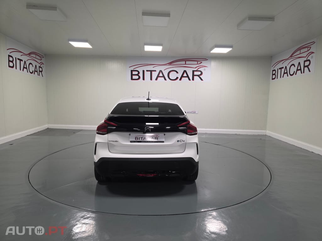 Citroën e-C4 50 kWh Shine — fotografia 39