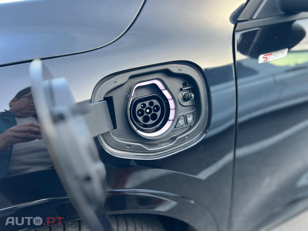 Ford Kuga 2.5 PHEV ST-Line X