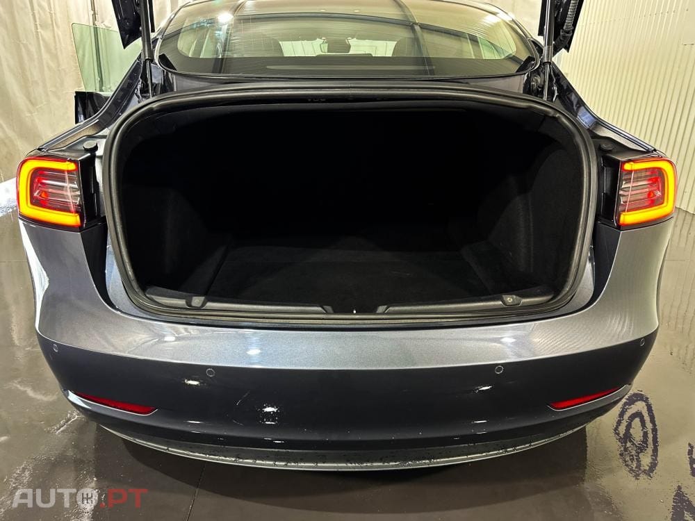 Tesla Model 3 Long-Range Dual Motor AWD